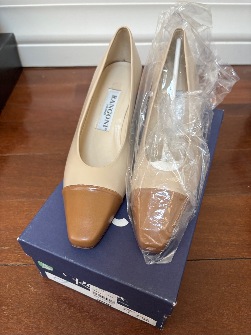 Rangoni Two-Tone Beige Pumps with Brown Cap Toe Sz 7AAAA BNIB